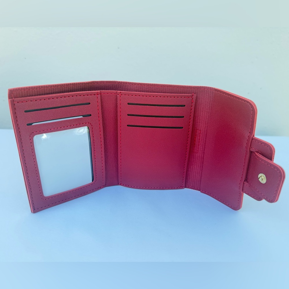 ✨ Stylish Red Women’s Wallet – Compact & Convenient! ❤️ - Unbranded - Picture 2 of 8